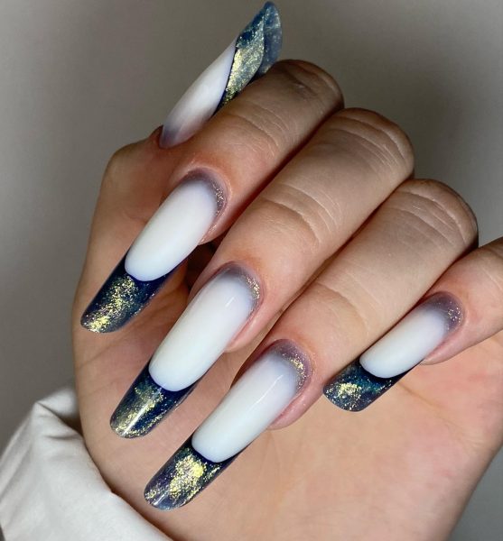 Lucrare de manichiură realizată în salon